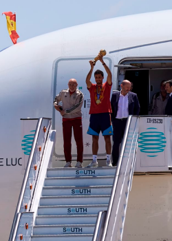 La selección regresa a casa  en el Airbus A350 ‘Paco de Lucía’ de Iberia tras conquistar el Mundial de Fútbol 2026