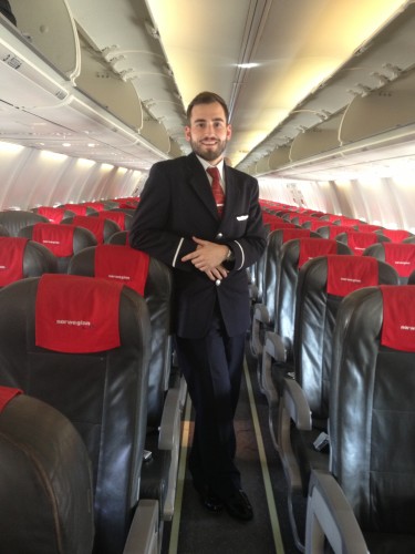 ¿VENTANA O PASILLO? ALEJANDRO GÓMEZ-RICO GUARDEÑO, ex-alumno de Air Hostess y actualmente tripulante en Norwegian (AH)