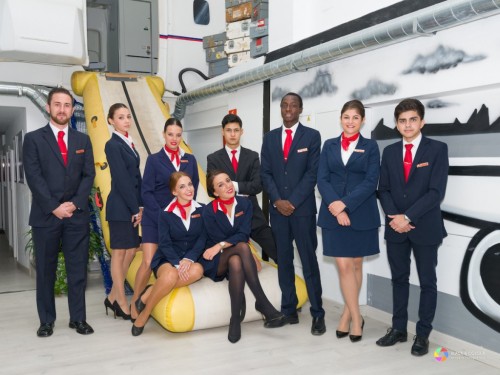 Air Hostess Sevilla visita la Coruña para realizar las practicas del curso de TCP